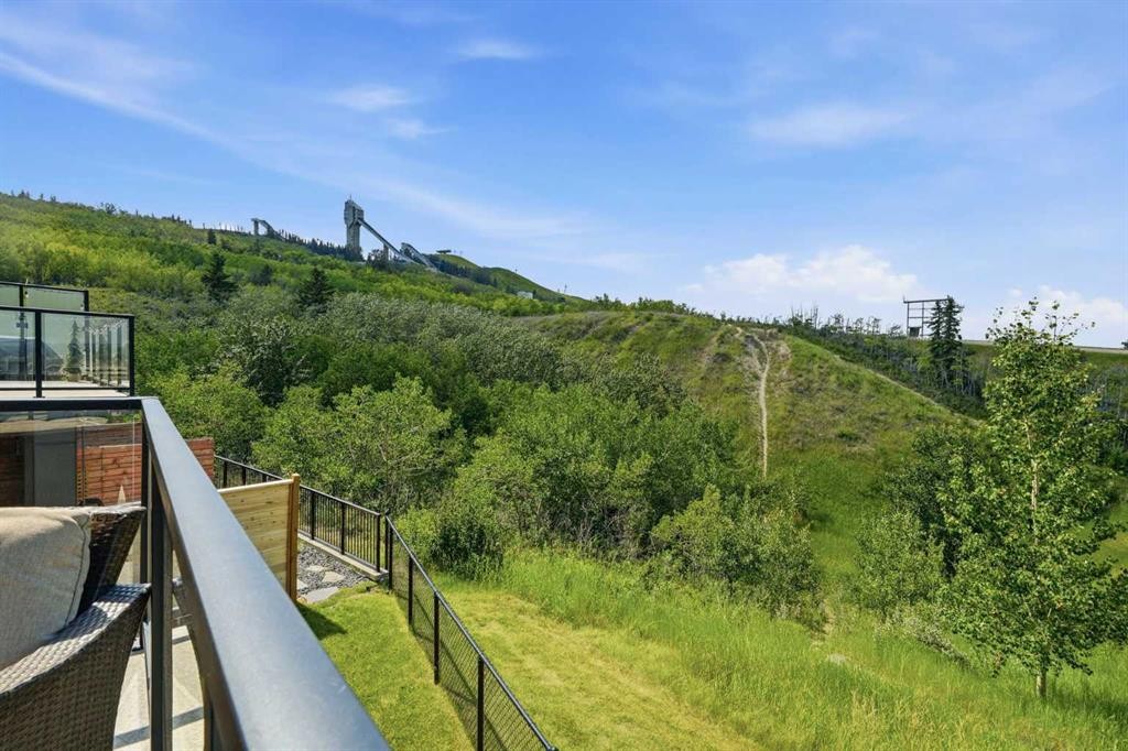 108 Na'A Heights Sw, Calgary, AB - Outdoor With View