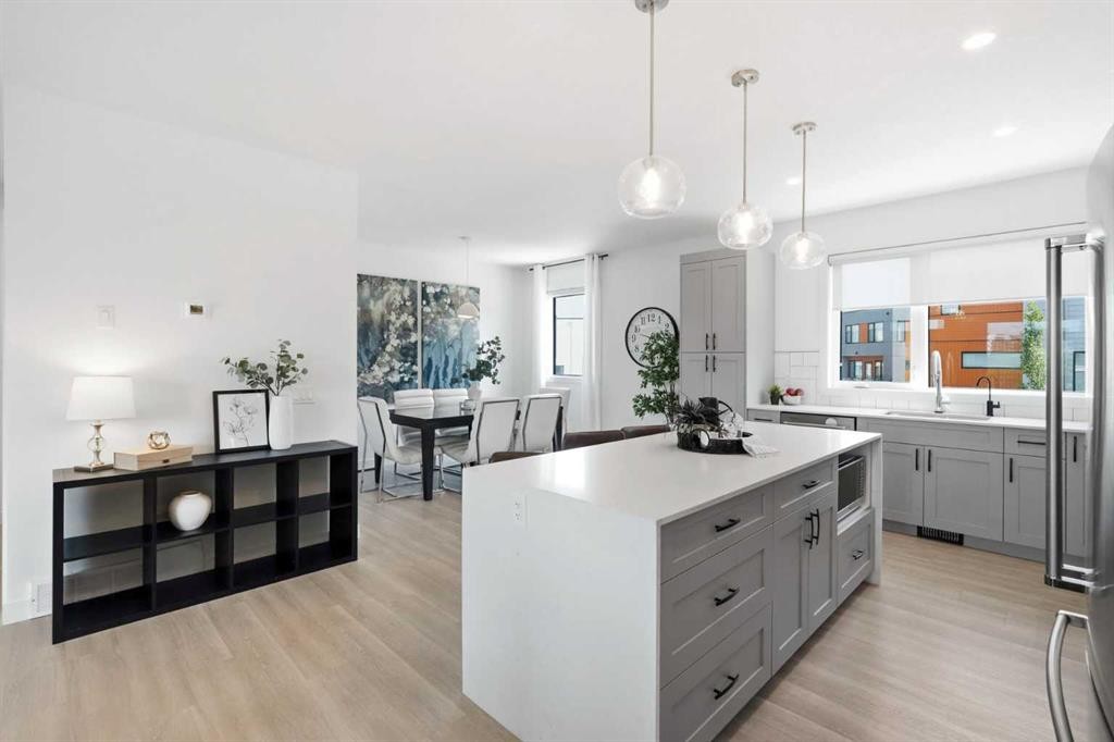 108 Na'A Heights Sw, Calgary, AB - Indoor Photo Showing Kitchen With Upgraded Kitchen