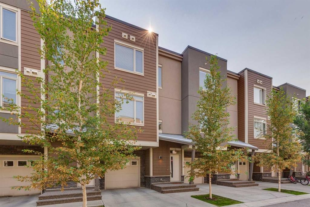 16 Westpark Common Sw, Calgary, AB - Outdoor With Facade