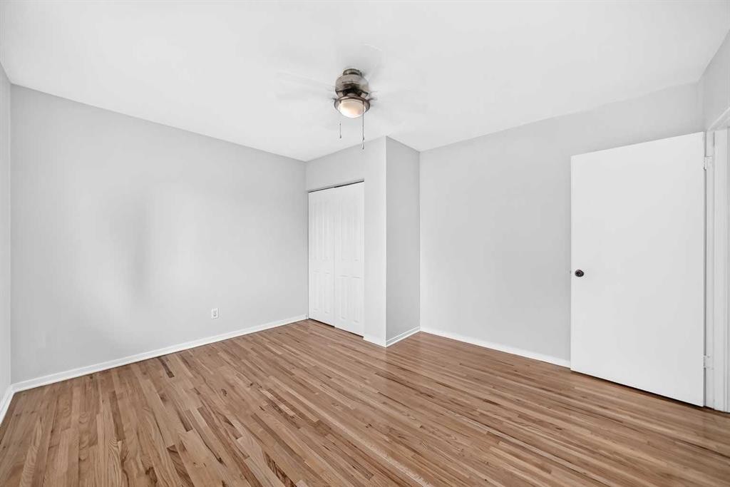39 Healy Drive Sw, Calgary, AB - Indoor Photo Showing Other Room