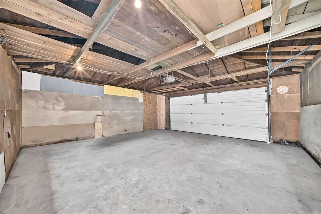 39 Healy Drive Sw, Calgary, AB - Indoor Photo Showing Garage