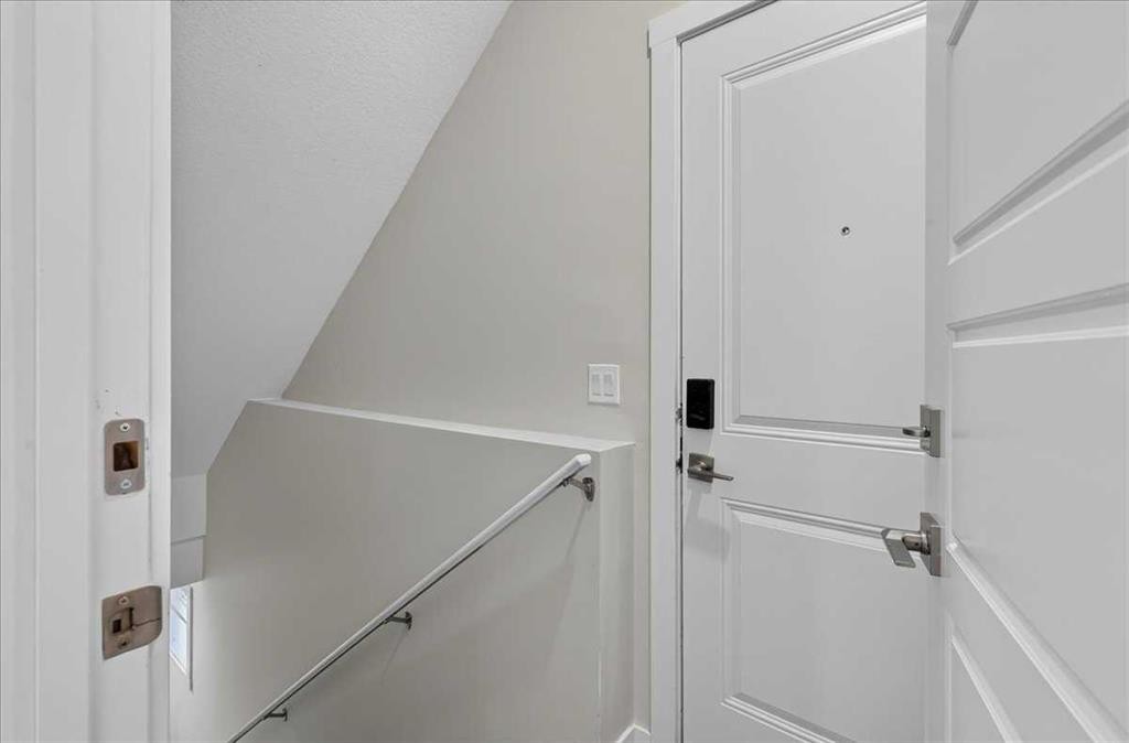 36 Heartwood Lane Se, Calgary, AB - Indoor Photo Showing Other Room
