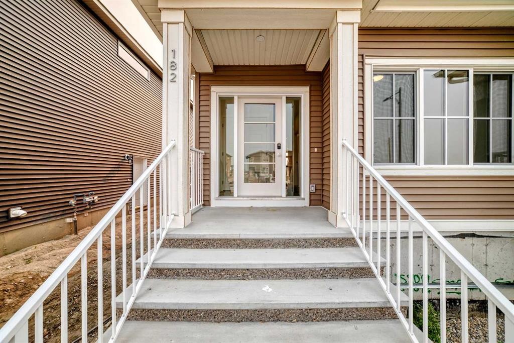 182 Lanark Gate Se, Airdrie, AB - Outdoor With Exterior