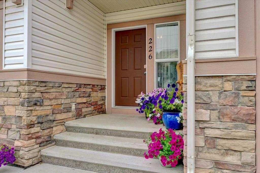 226 Sunset Point, Cochrane, AB - Outdoor
