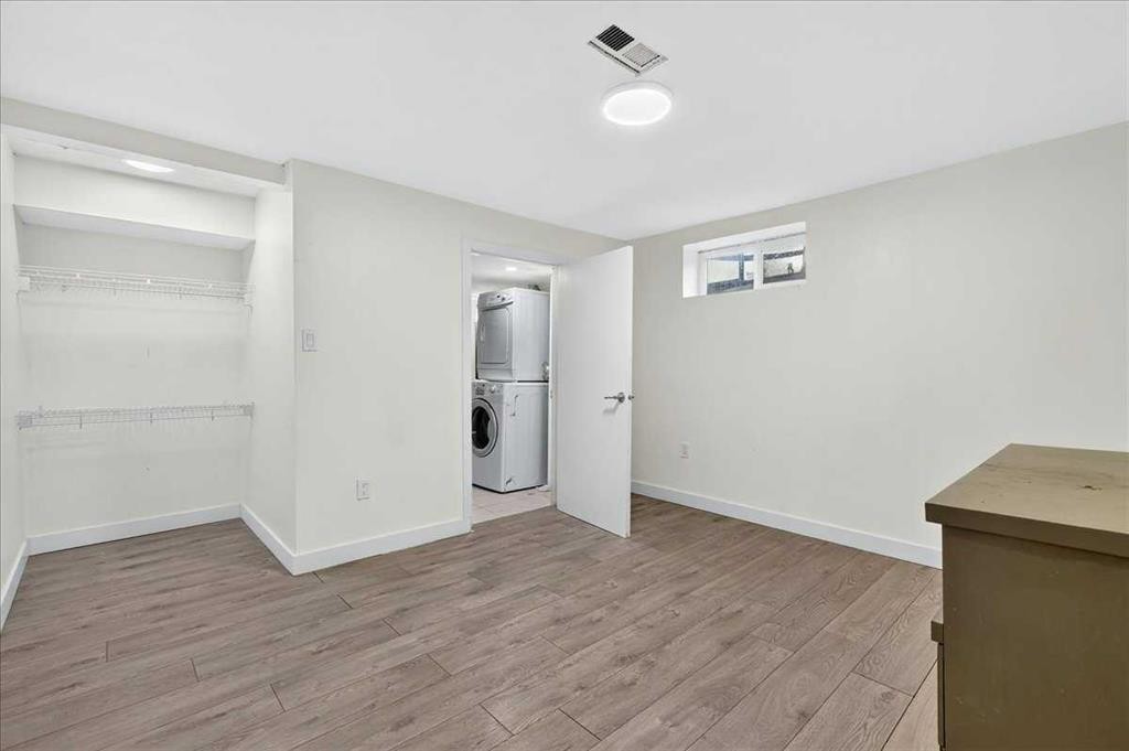 1944 10 Avenue Ne, Calgary, AB - Indoor