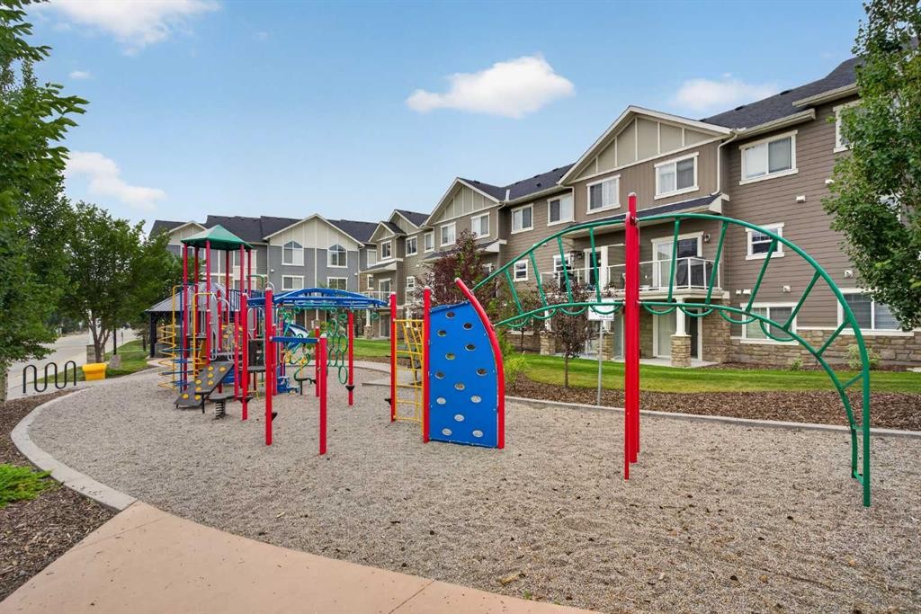 558 Evanston Manor Nw, Calgary, AB - Outdoor