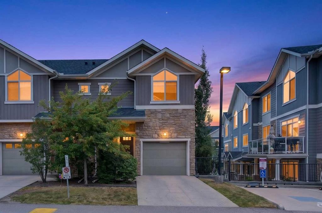 558 Evanston Manor Nw, Calgary, AB - Outdoor With Facade