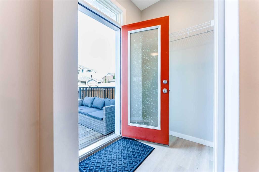 105 Highview Gate Se, Airdrie, AB - Indoor Photo Showing Other Room