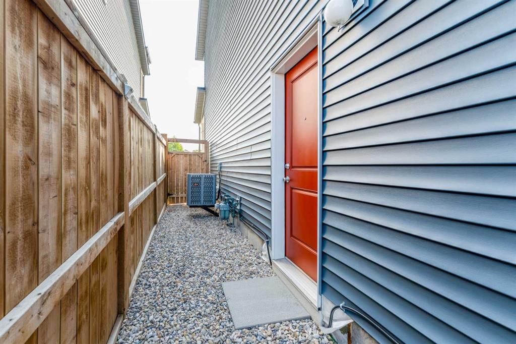 105 Highview Gate Se, Airdrie, AB - Outdoor With Exterior