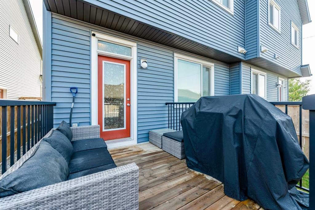 105 Highview Gate Se, Airdrie, AB - Outdoor With Deck Patio Veranda With Exterior