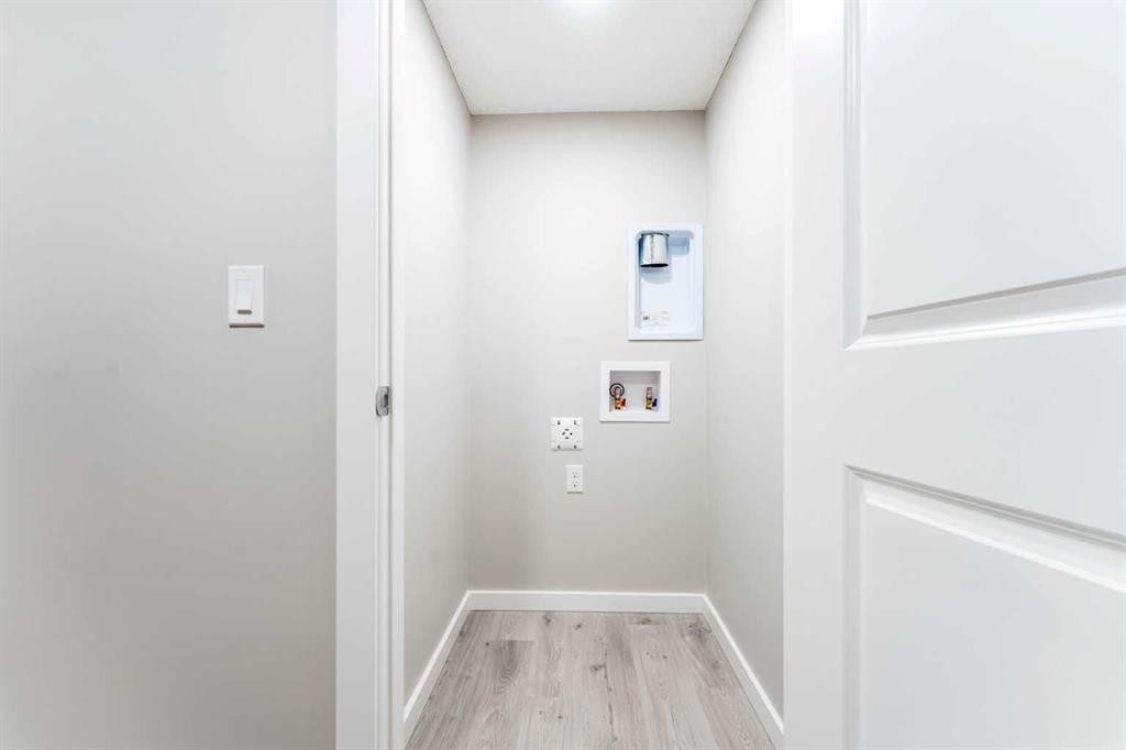 105 Highview Gate Se, Airdrie, AB - Indoor Photo Showing Other Room