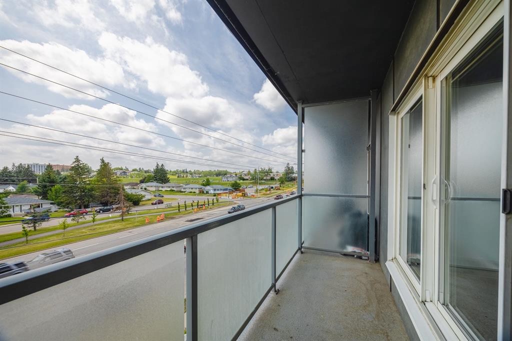 417-333 Garry Crescent Ne, Calgary, AB - Outdoor With Balcony With Exterior