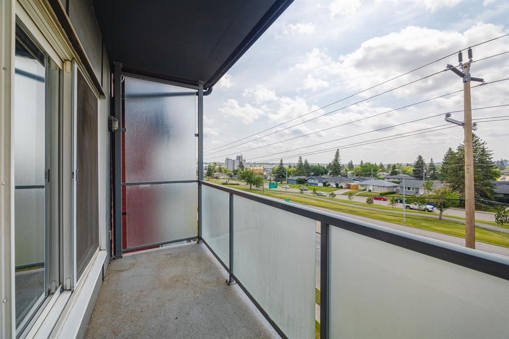 417-333 Garry Crescent Ne, Calgary, AB - Outdoor With Balcony With Exterior
