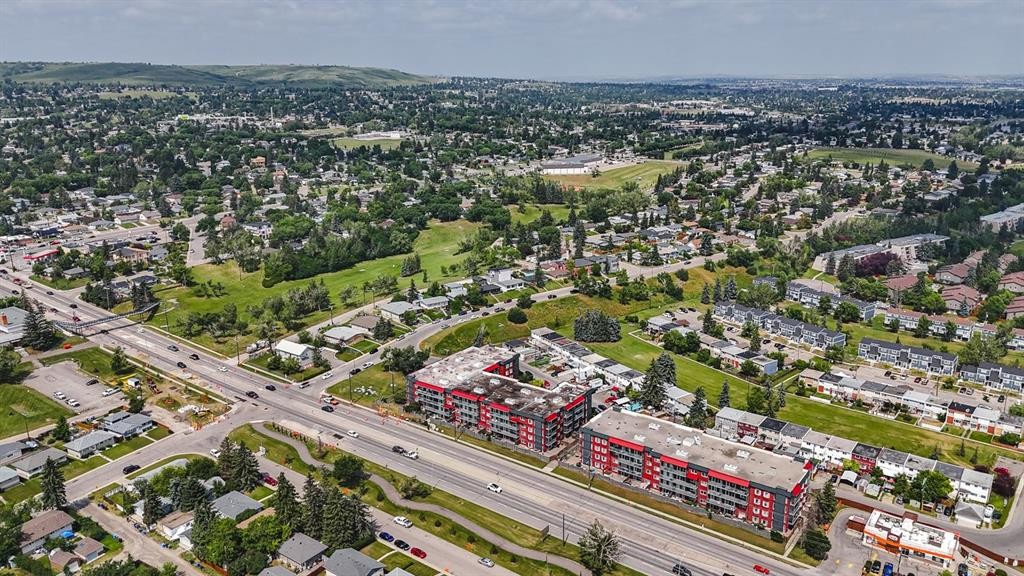 417-333 Garry Crescent Ne, Calgary, AB - Outdoor With View