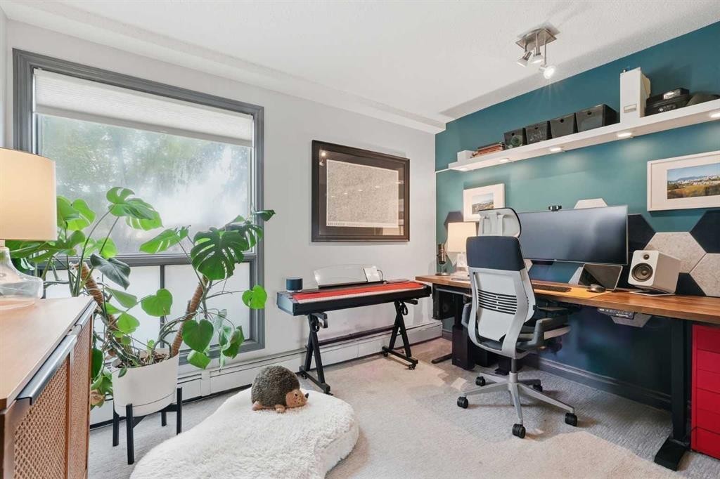 214-10120 Brookpark Boulevard Sw, Calgary, AB - Indoor Photo Showing Office
