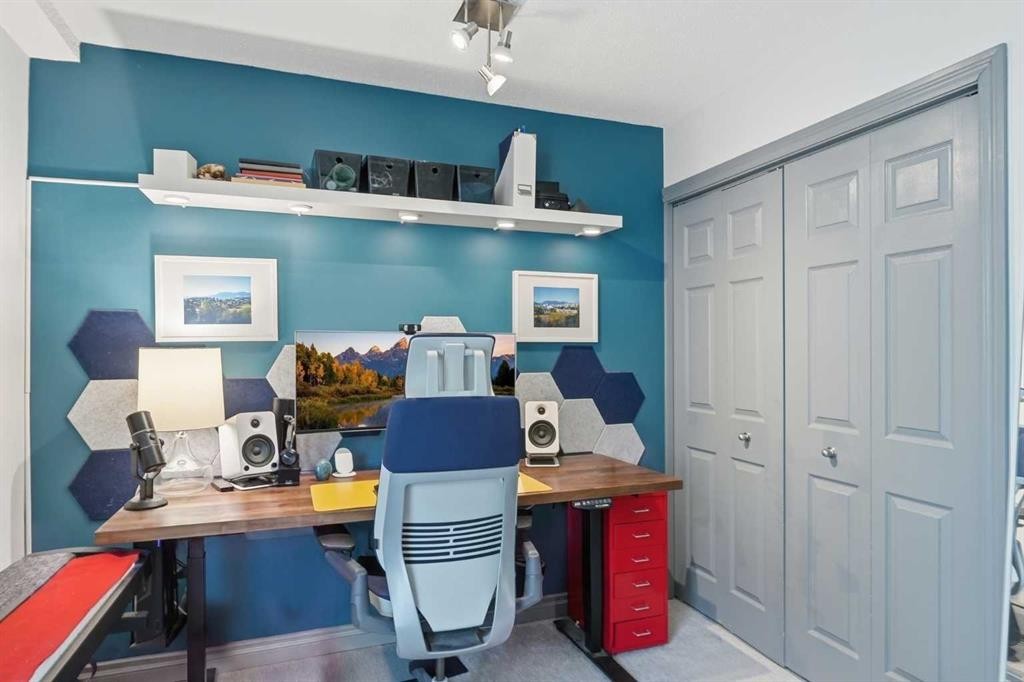 214-10120 Brookpark Boulevard Sw, Calgary, AB - Indoor Photo Showing Office