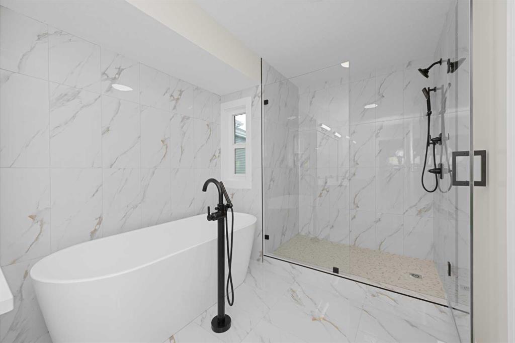 500 Rivercrest View, Cochrane, AB - Indoor Photo Showing Bathroom