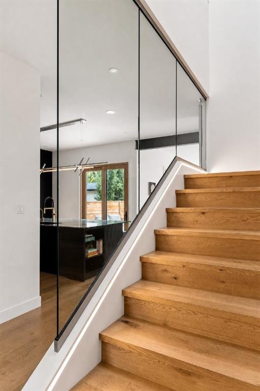 517 28 Avenue Nw, Calgary, AB - Indoor Photo Showing Other Room