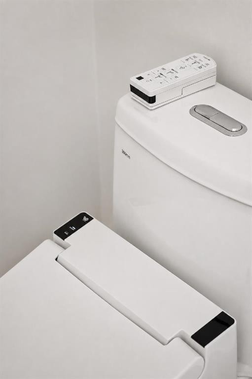 517 28 Avenue Nw, Calgary, AB - Indoor Photo Showing Laundry Room