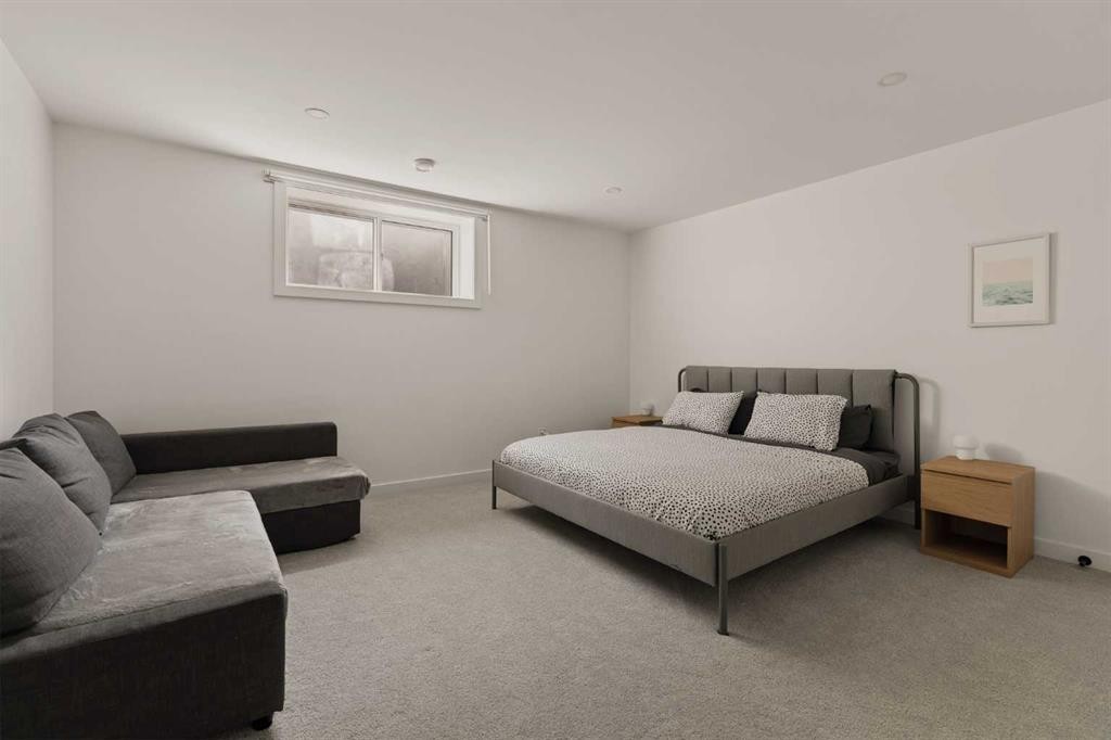 517 28 Avenue Nw, Calgary, AB - Indoor Photo Showing Bedroom