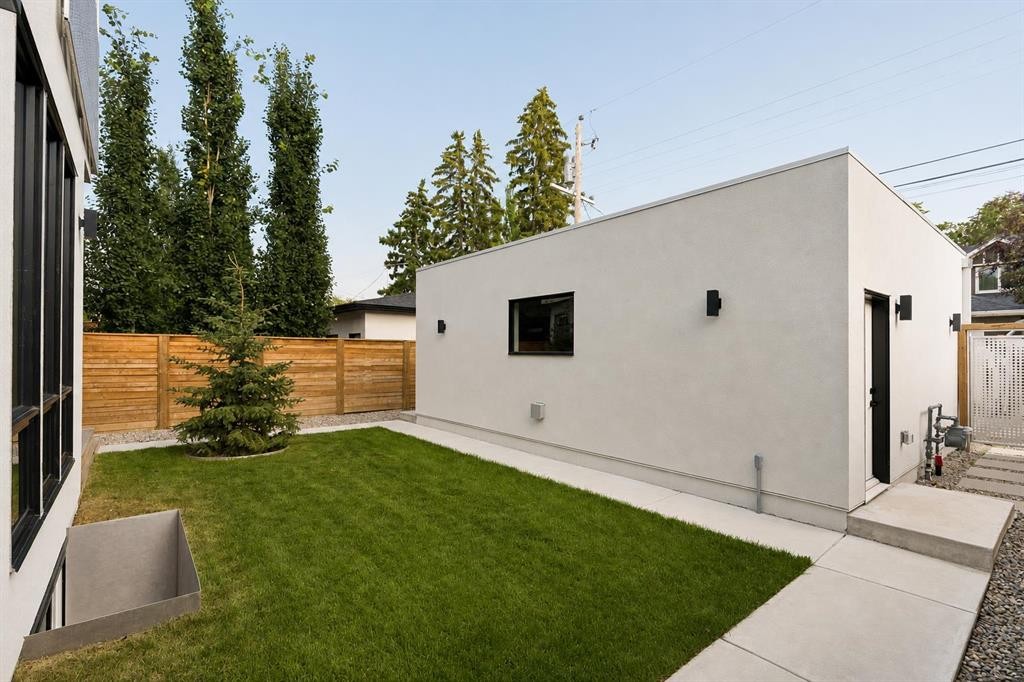 517 28 Avenue Nw, Calgary, AB - Outdoor With Exterior