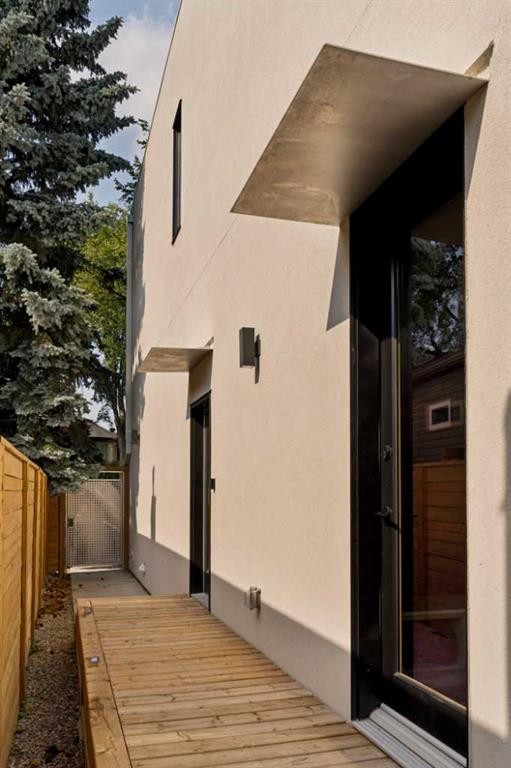 517 28 Avenue Nw, Calgary, AB - Outdoor With Exterior