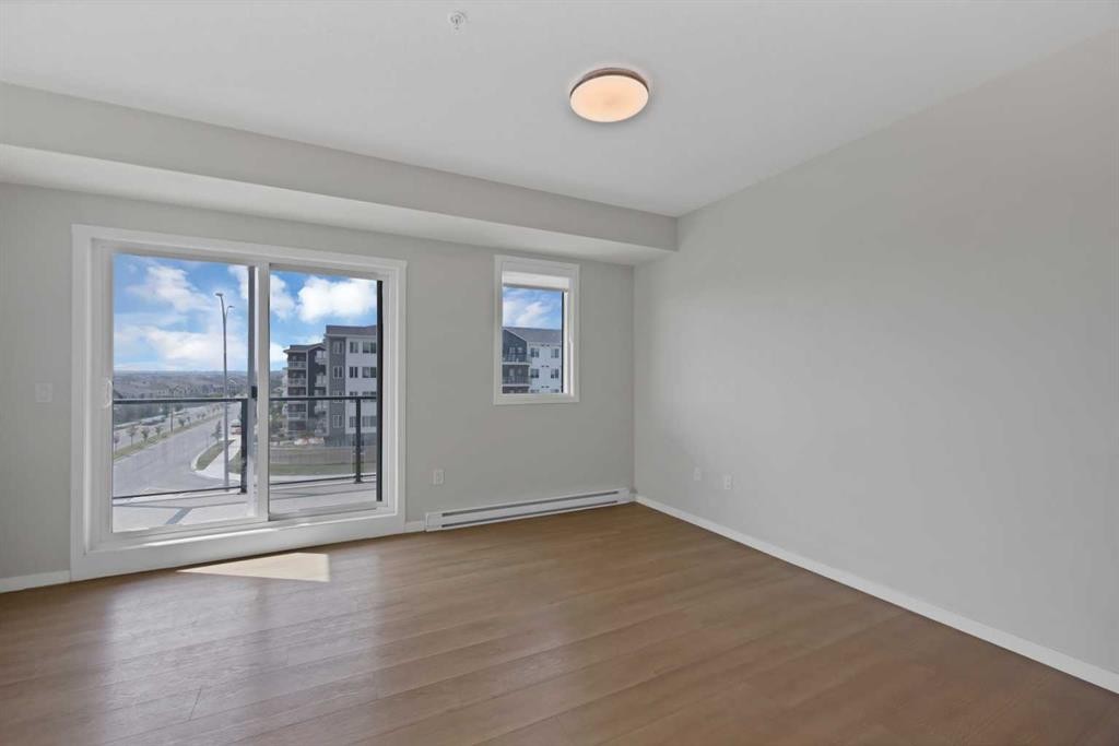 3315-33 Carringham Gate Nw, Calgary, AB - Indoor Photo Showing Other Room