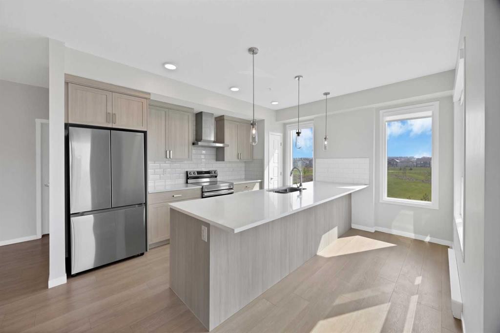 3315-33 Carringham Gate Nw, Calgary, AB - Indoor Photo Showing Kitchen With Stainless Steel Kitchen With Upgraded Kitchen