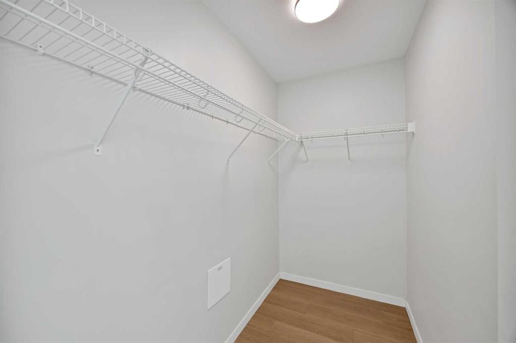 3315-33 Carringham Gate Nw, Calgary, AB - Indoor With Storage
