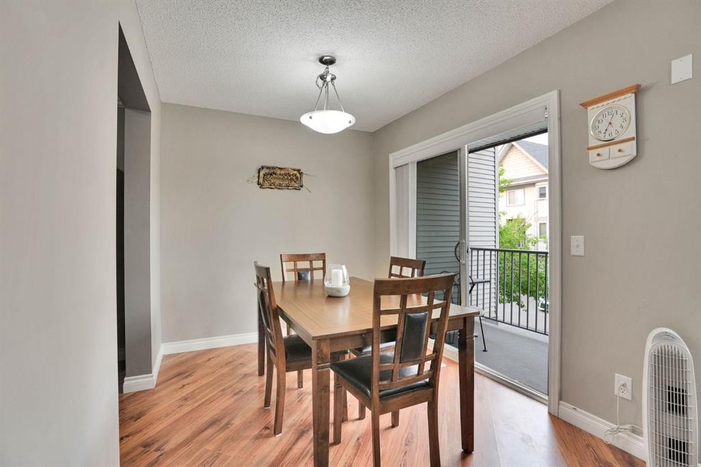 199 Cedarwood Lane Sw, Calgary, AB - Indoor Photo Showing Dining Room