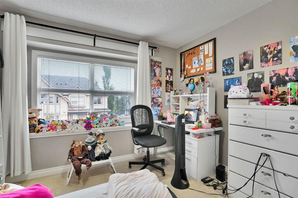 199 Cedarwood Lane Sw, Calgary, AB - Indoor