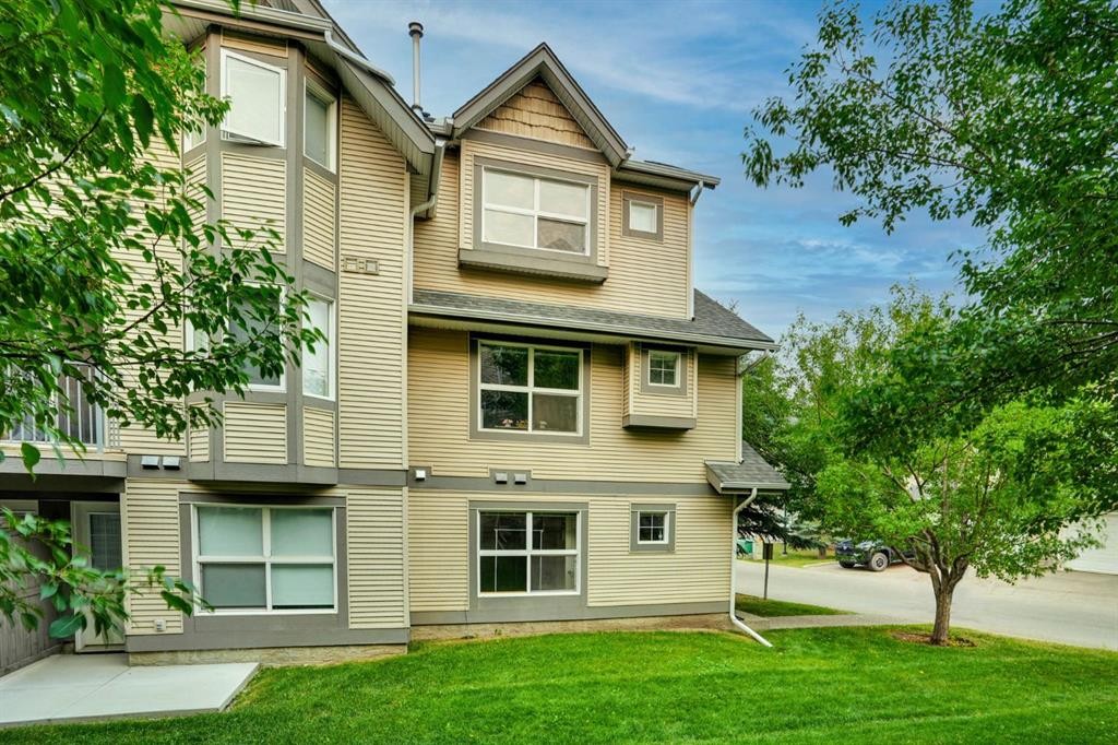 199 Cedarwood Lane Sw, Calgary, AB - Outdoor