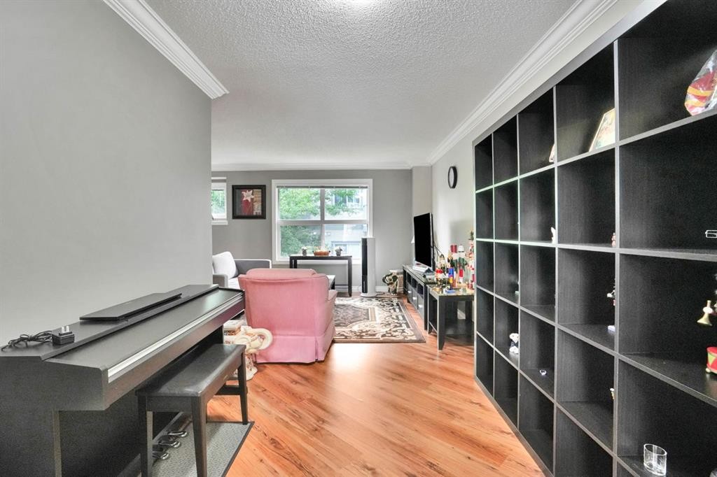 199 Cedarwood Lane Sw, Calgary, AB - Indoor