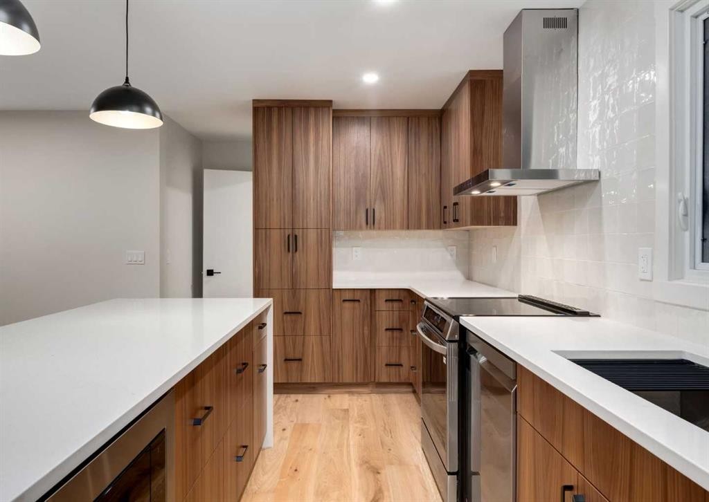 6460 Silver Ridge Way Nw, Calgary, AB - Indoor Photo Showing Kitchen