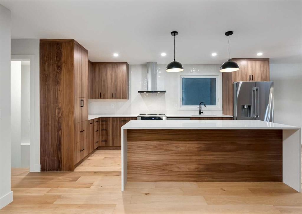 6460 Silver Ridge Way Nw, Calgary, AB - Indoor Photo Showing Kitchen