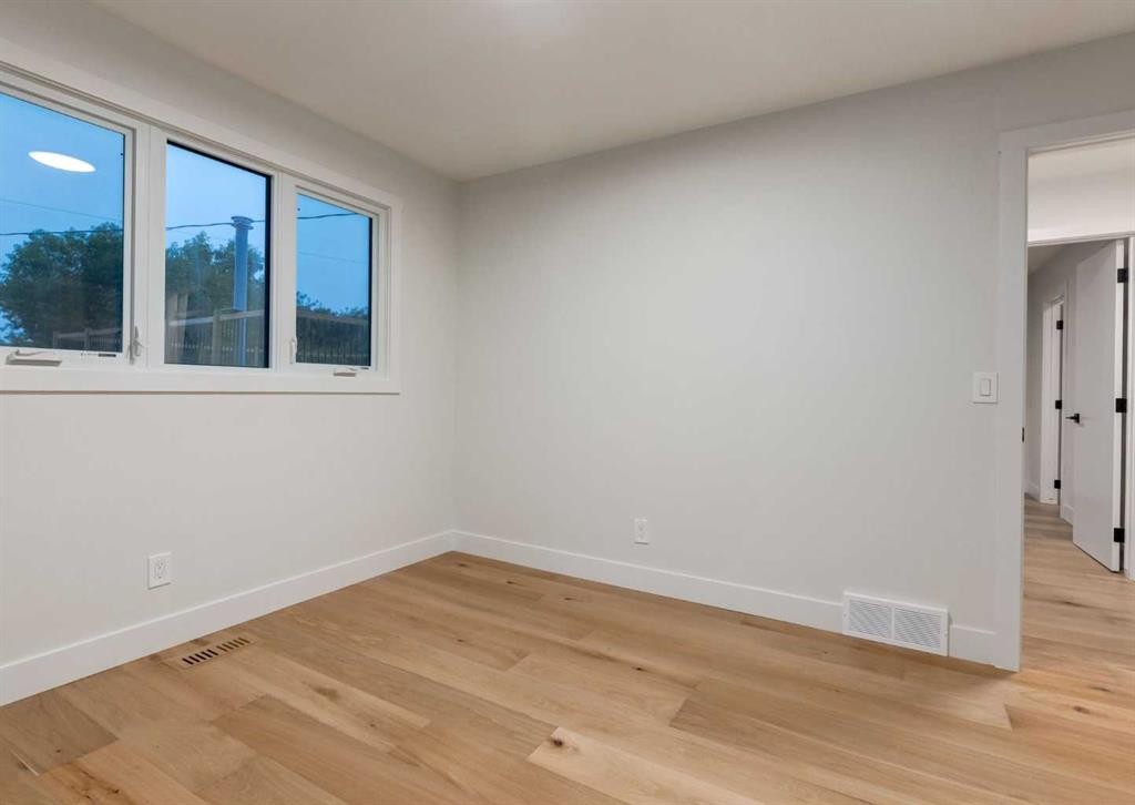 6460 Silver Ridge Way Nw, Calgary, AB - Indoor Photo Showing Other Room