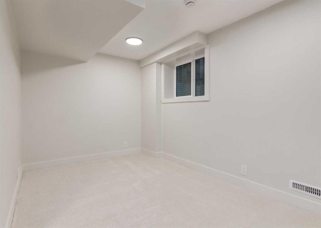 6460 Silver Ridge Way Nw, Calgary, AB - Indoor Photo Showing Other Room