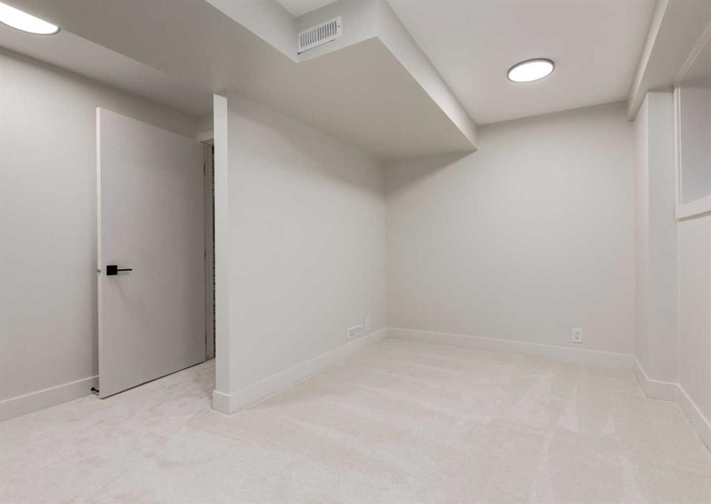 6460 Silver Ridge Way Nw, Calgary, AB - Indoor Photo Showing Other Room