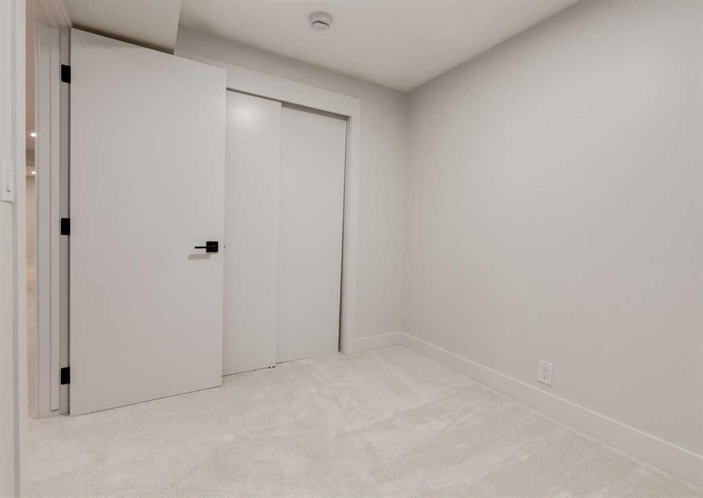 6460 Silver Ridge Way Nw, Calgary, AB - Indoor Photo Showing Other Room