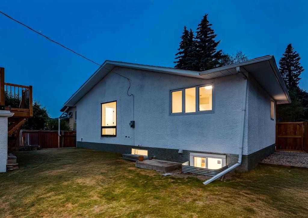 6460 Silver Ridge Way Nw, Calgary, AB - Outdoor With Exterior