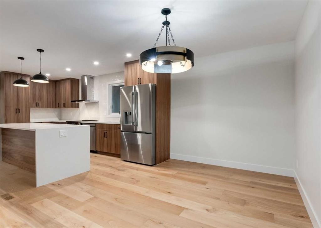 6460 Silver Ridge Way Nw, Calgary, AB - Indoor Photo Showing Kitchen
