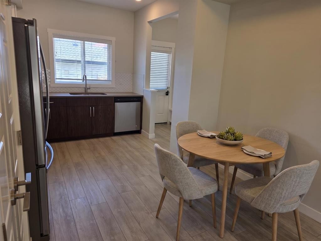 107 Lucas Boulevard Nw, Calgary, AB - Indoor Photo Showing Dining Room
