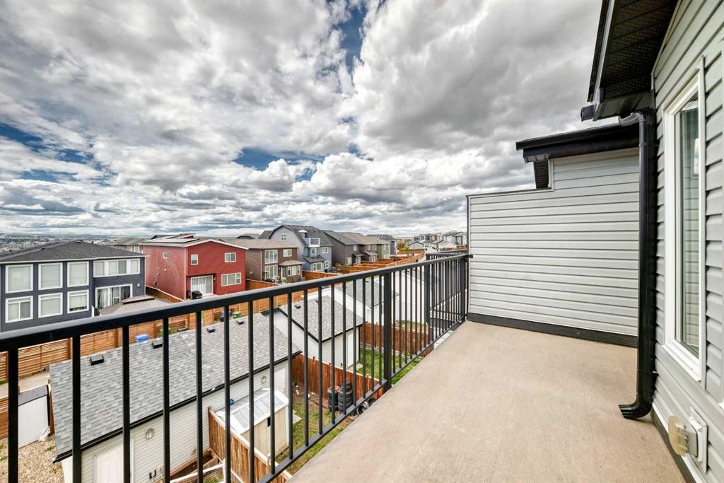 107 Lucas Boulevard Nw, Calgary, AB - Outdoor With Exterior