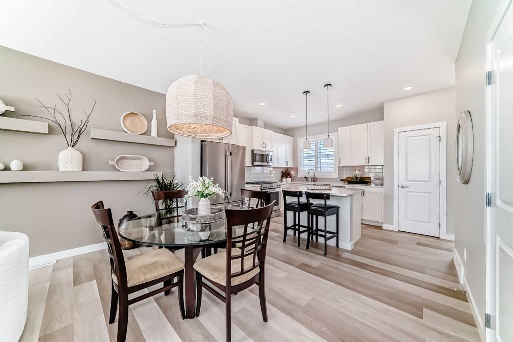 116 Precedence Way, Cochrane, AB - Indoor Photo Showing Dining Room