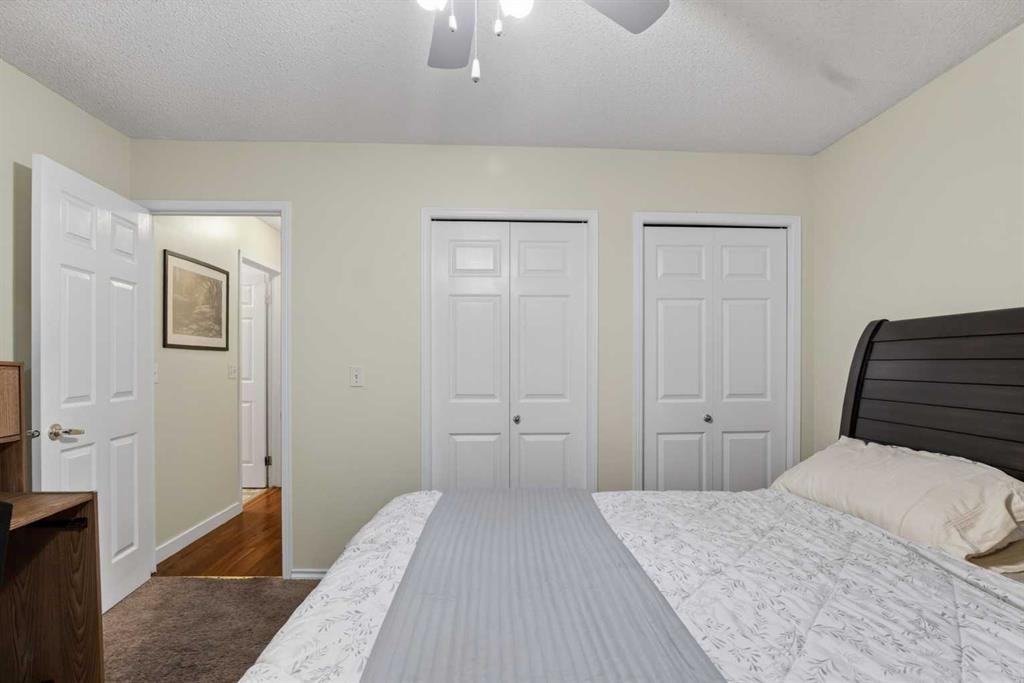 403 Shawinigan Drive Sw, Calgary, AB - Indoor Photo Showing Bedroom