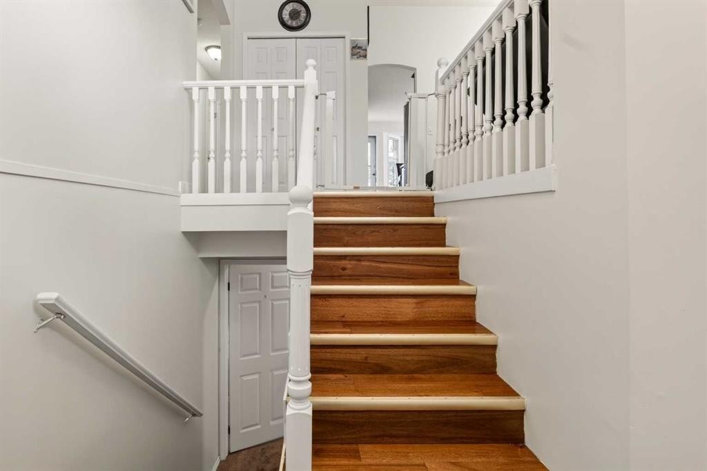 403 Shawinigan Drive Sw, Calgary, AB - Indoor Photo Showing Other Room