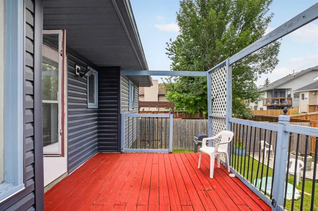 403 Shawinigan Drive Sw, Calgary, AB - Outdoor With Deck Patio Veranda With Exterior