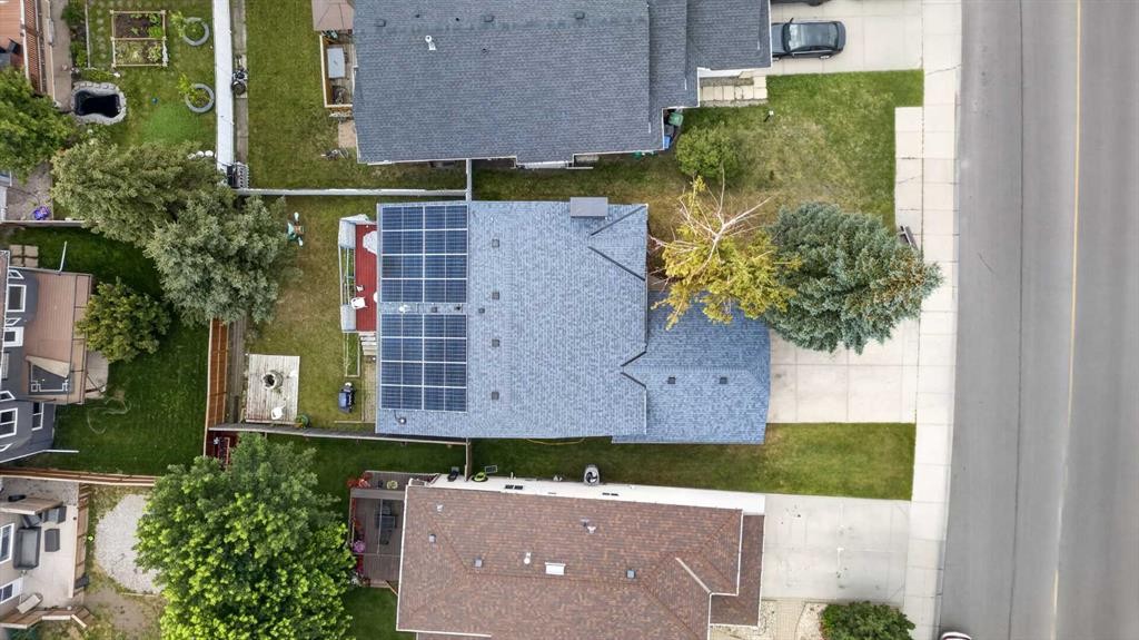 403 Shawinigan Drive Sw, Calgary, AB - Outdoor