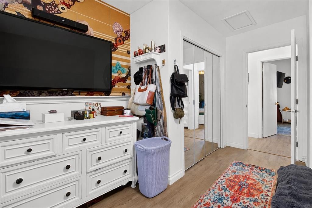 6420 18 Street Se, Calgary, AB - Indoor