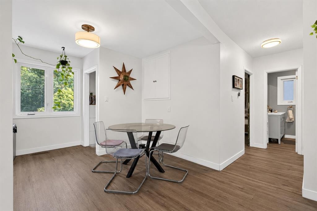 6420 18 Street Se, Calgary, AB - Indoor Photo Showing Dining Room